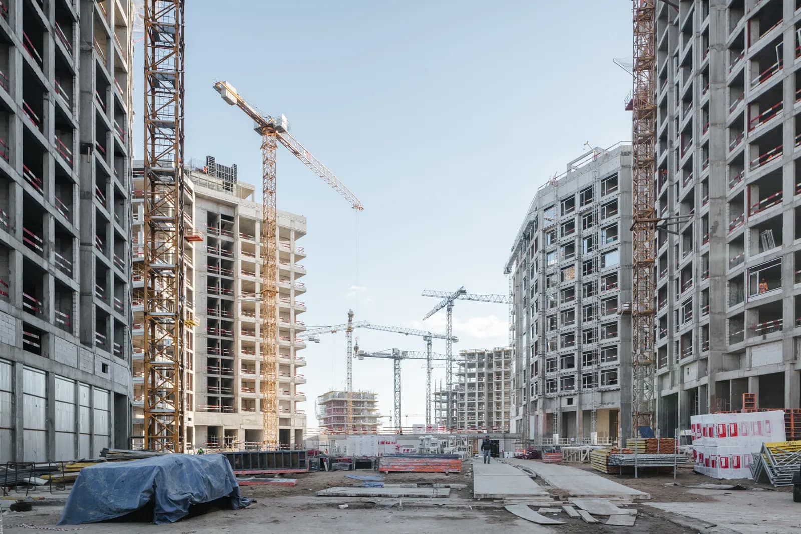 Остров: ход строительства, октябрь 2026