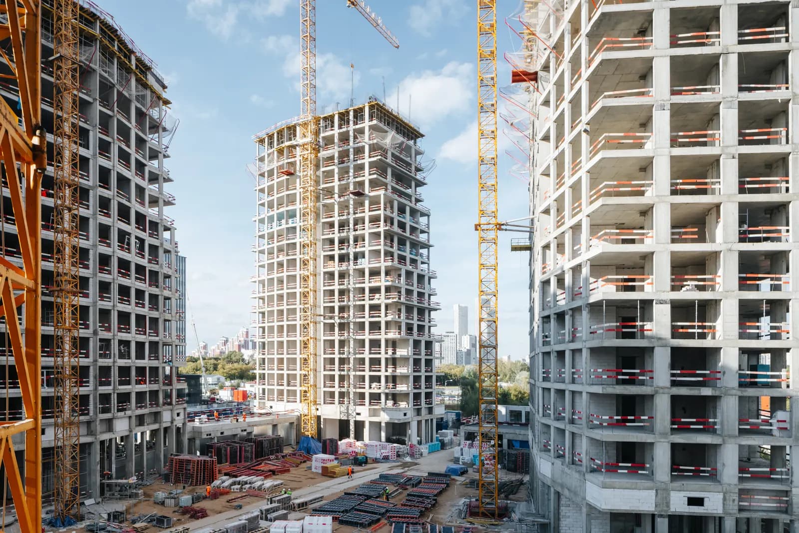 Остров: ход строительства, октябрь 2026